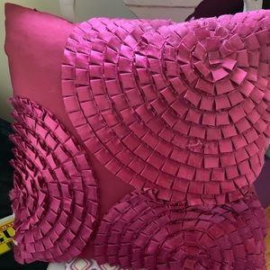 Throw pillows, set of two - square and rectangle